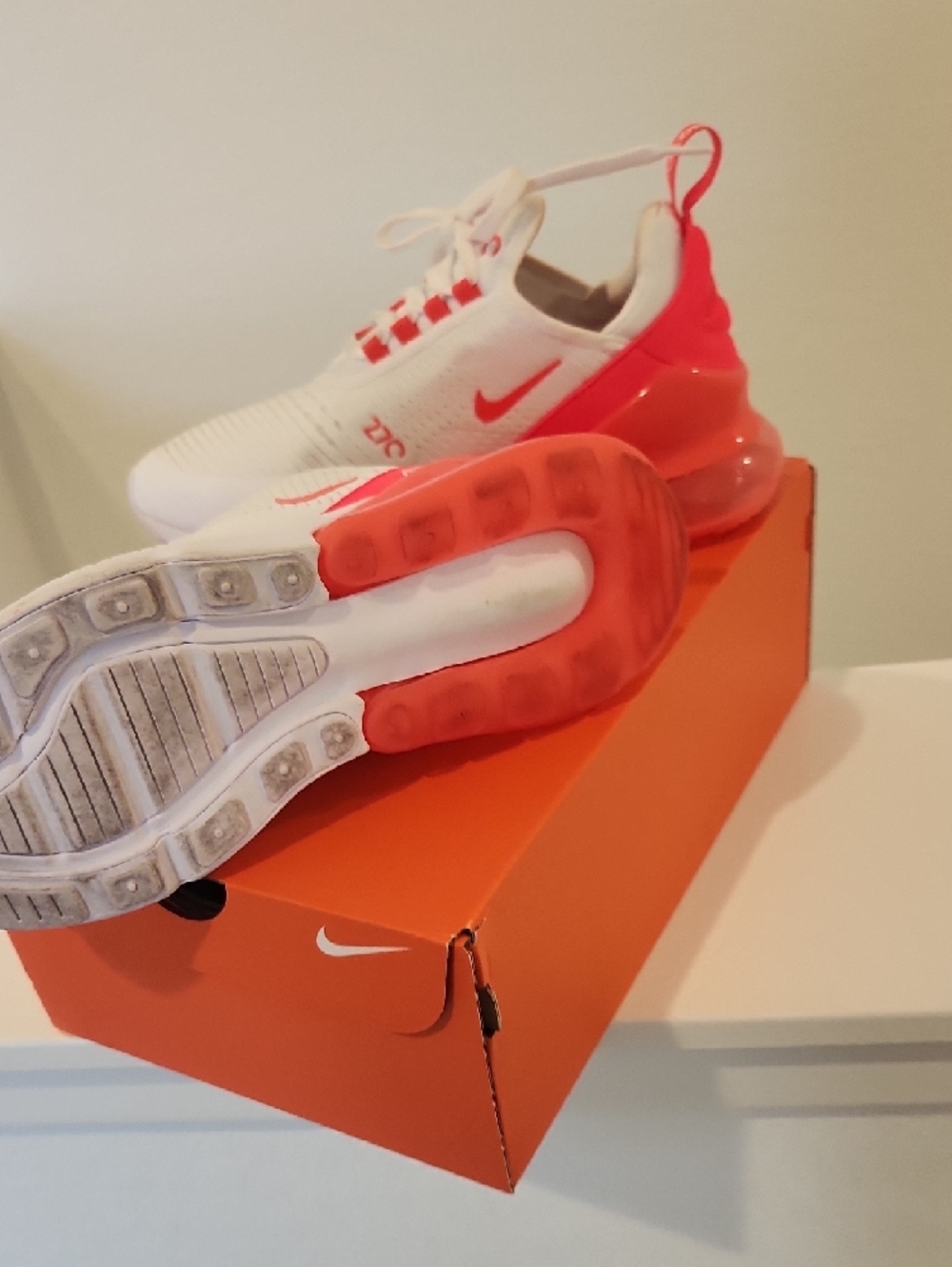 Nike Womens Air Max 270 - White and Peach - Picture 6 of 6